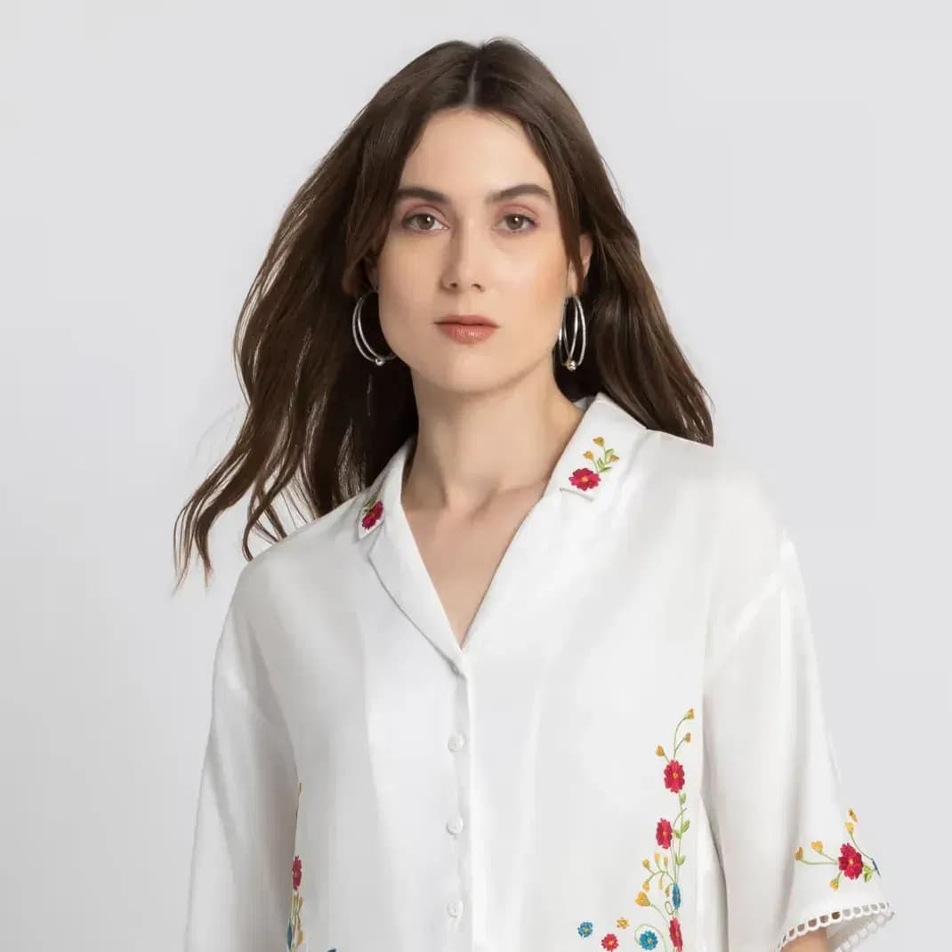 Spread-Collar-White-Embroidered-Short-Sleeves-Casual-Top-For-Women